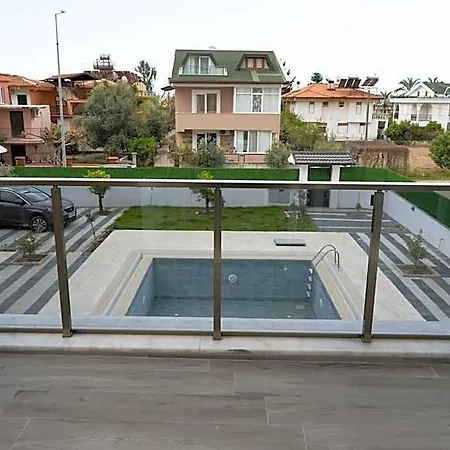 Szálloda Teki̇rova