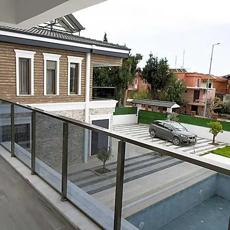 Szálloda Teki̇rova 4*