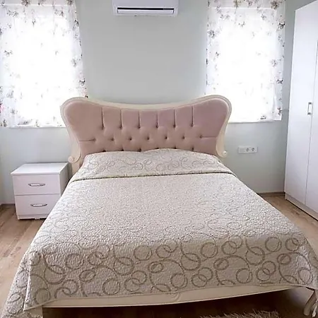 Szálloda Teki̇rova 4*