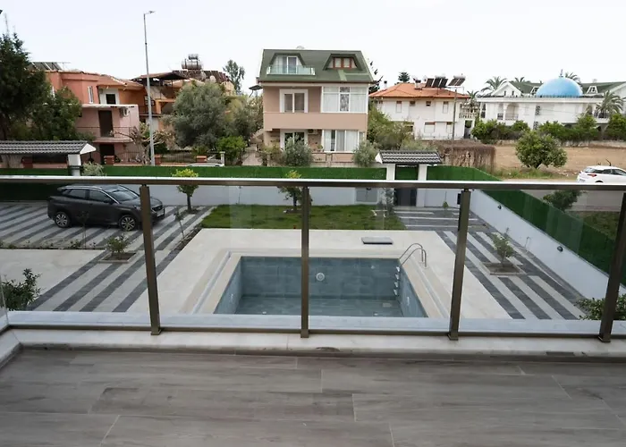 Teki̇rova Hotel 4*
