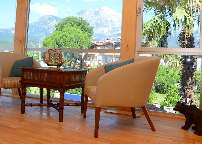 Teki̇rova Hotel 4*